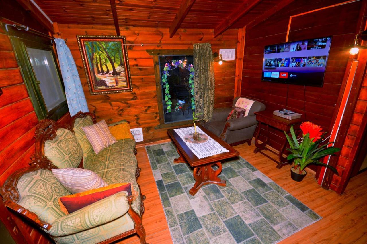 Family Cabin Menahemya Bagian luar foto
